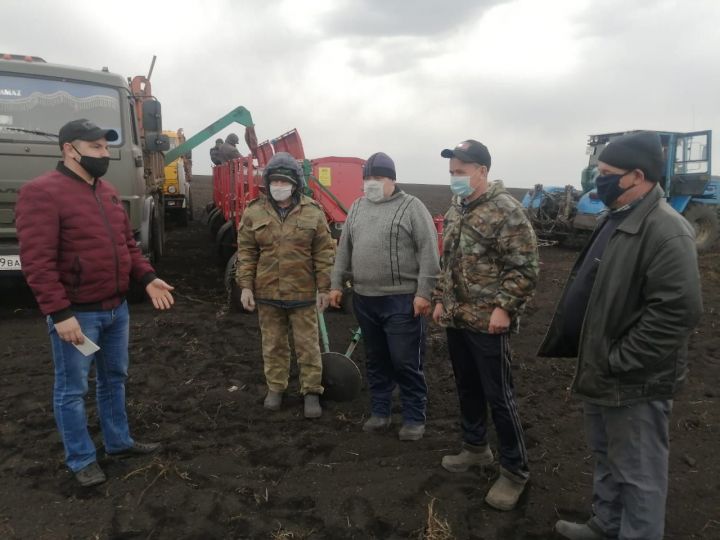 В сельскохозпредприятиях Дрожжановского района прошел День охраны труда