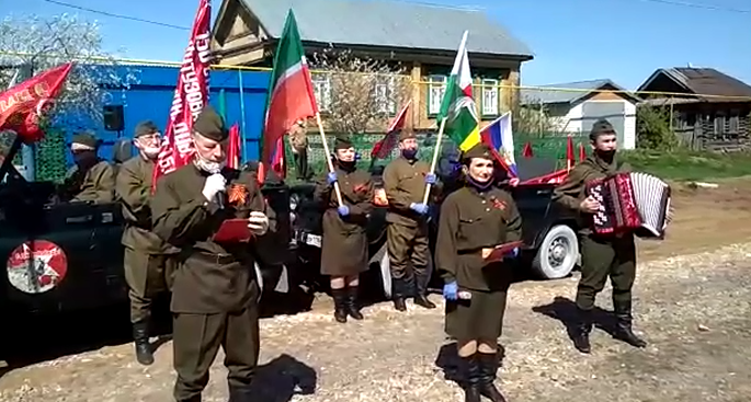 Дрожжановских ветеранов с днём Победы поздравляют с живыми концертами на дому