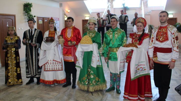 Марат Гафаров: День России - это праздник, объединяющий народы разных национальностей