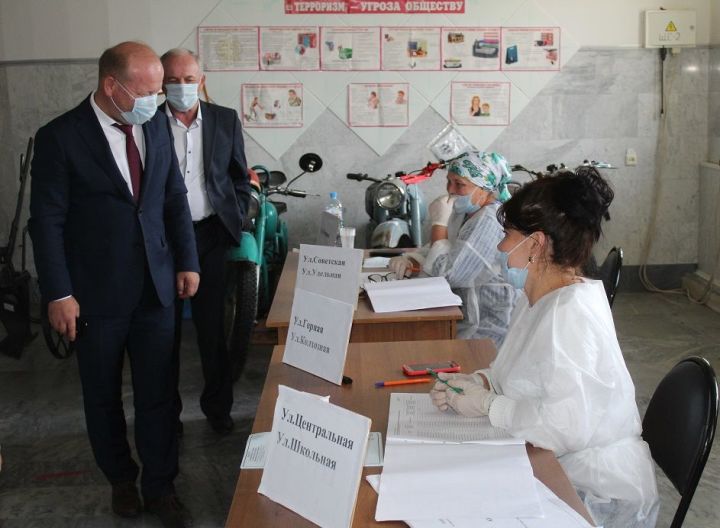 Марат Гафаров ознакомился с работой избирательных участков в Дрожжановском районе