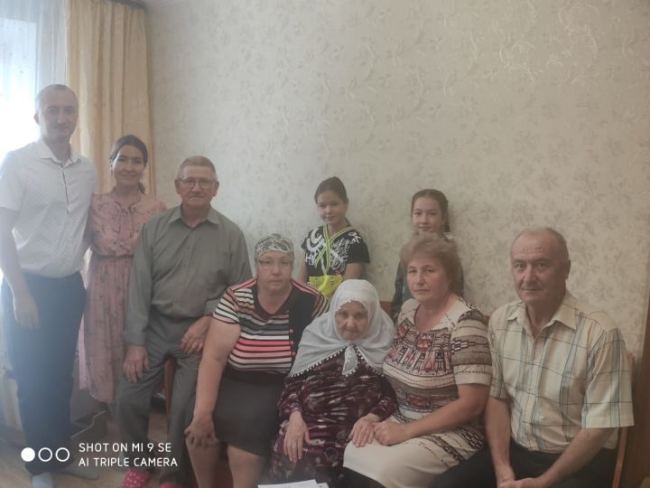 В День Республики долгожительница Дрожжановского района отметила юбилей