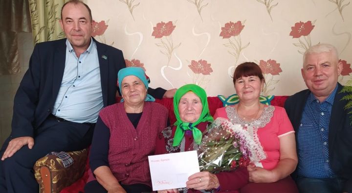 Жительницу села Новое Ильмово поздравили с 90-летием
