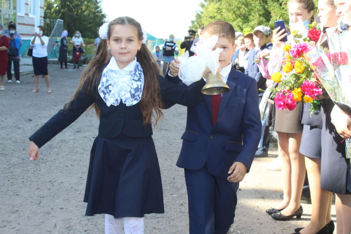 В школах Дрожжановского района прозвенел первый звонок