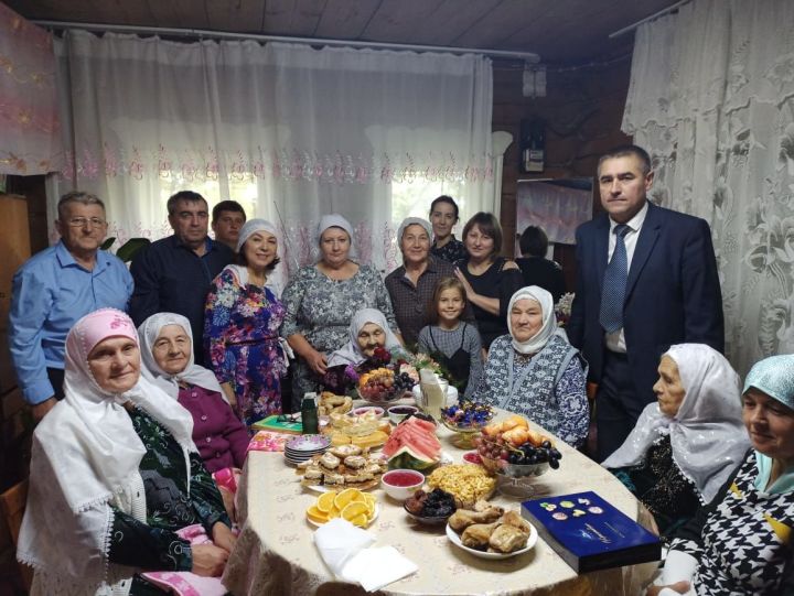 Жительницу села Старое Шаймурзино поздравили с 90-летием