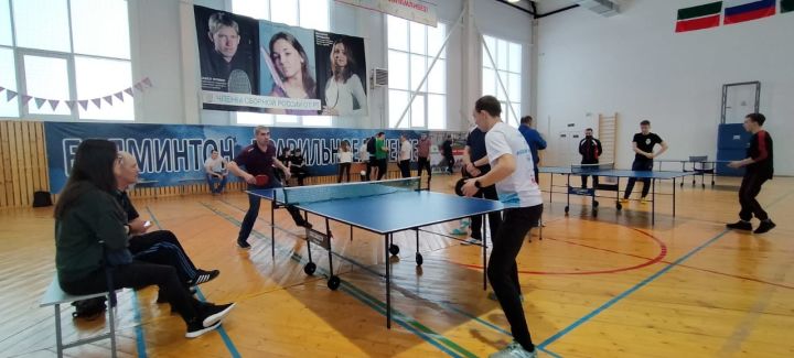 В Дрожжановском районе выявили сильнейших теннисистов