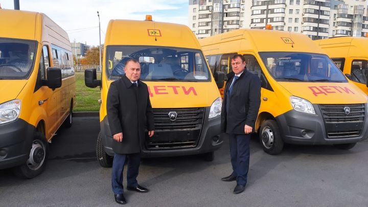 Школьный автопарк в Дрожжановском районе пополнился новыми автобусами