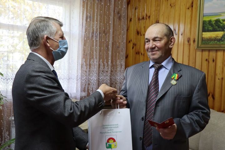 Жителей  Дрожжановского района наградили юбилейными медалями