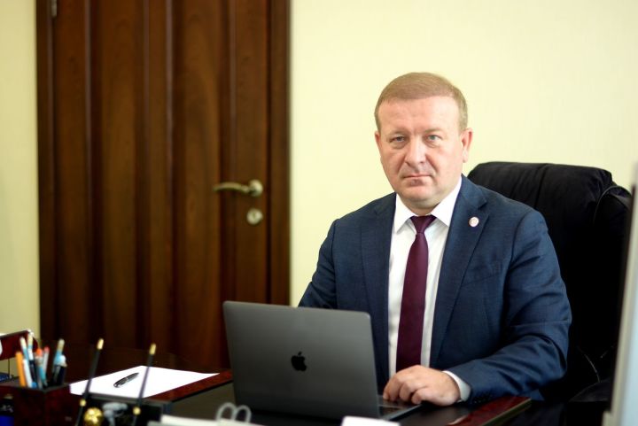 Предновогоднее интервью с главой Дрожжановского района Маратом Гафаровым
