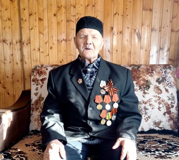 Ветеранам войны вручили памятные медали 90-летия Дрожжановского района