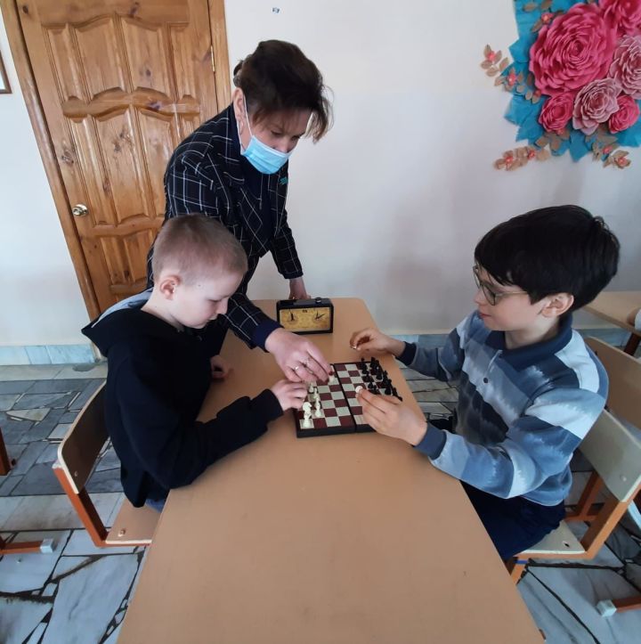 В Дрожжановском районе местные спонсоры помогают в организации шахматных зон