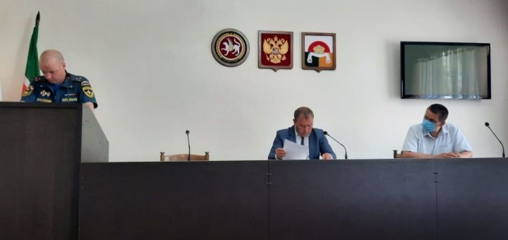 В Дрожжаном из-за аномальной жары созвали заседание комитета ЧС