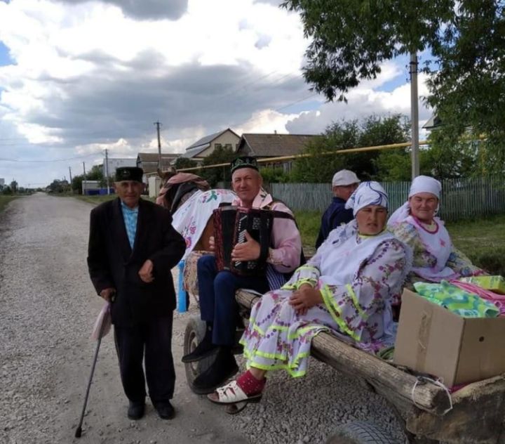 В Дрожжановском районе проходит традиционный сбор подарков к Сабантую