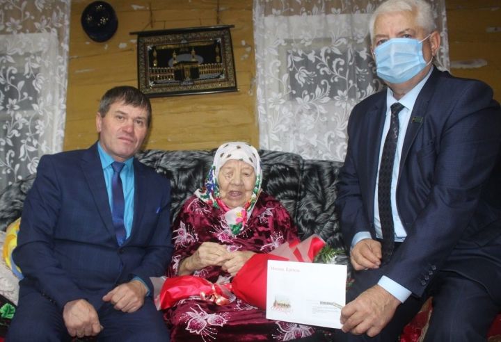 Жительница села Новое Чекурское Дрожжановского района отметила 90-летний юбилей