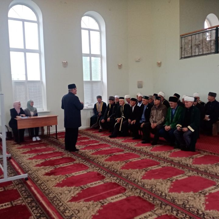 Дрожжановские имамы прошли курсы ораторского мастерства