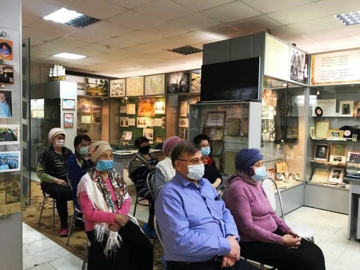 Врач – терапевт Надир Тагиров рассказал дрожжановским пенсионерам о коронавирусе у пожилых людей