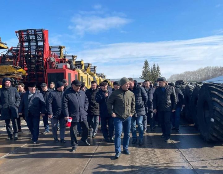 В Апастовском районе провели заседание зонального штаба по подготовке техники к весенне-полевым работам