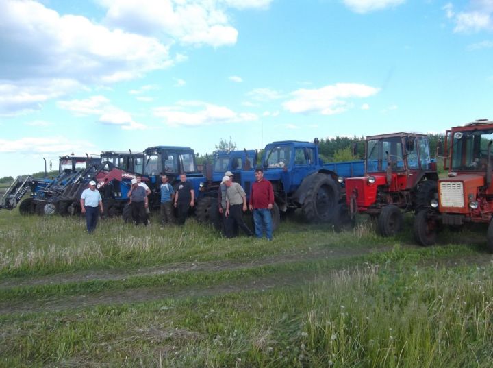 В сельских поселениях Дрожжановского района продолжаются технические осмотры тракторов физических лиц