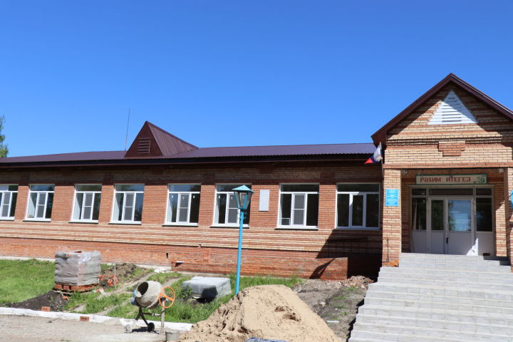 По нацпроекту «Образование» в селе Старые Ишли Дрожжановского района обновляется школа