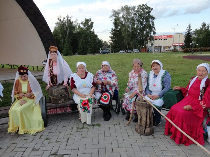 Дрожжановские пенсионеры изучают традиции предков