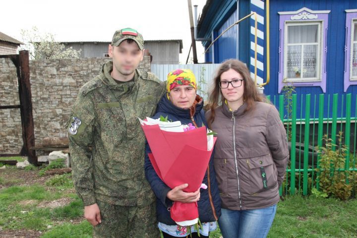Я живой: объявленный погибшим мобилизованный из Татарстана вернулся к семье