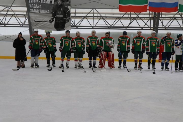 В Дрожжаном прошёл межрайонный турнир по хоккею с шайбой памяти Ильдара Халиуллова