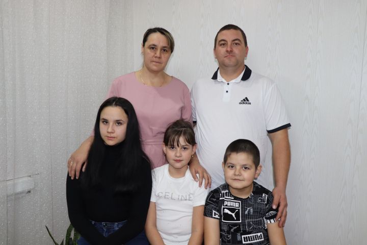 Иске Чүпрәле авылыннан Рәзинә Яфизова «Ана даны» медале иясе