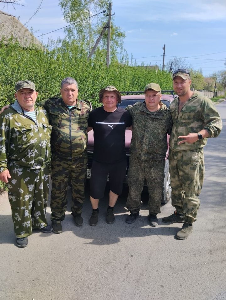 Волонтеры Дрожжановского района РТ доставили гумпомощь и автомобиль УАЗ в зону СВО