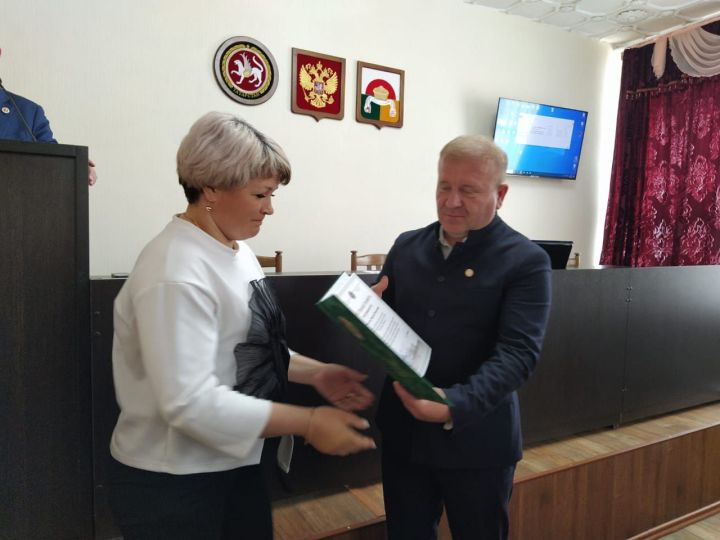 Марат Гафаров вручил ряд наград по случаю Дня местного самоуправления
