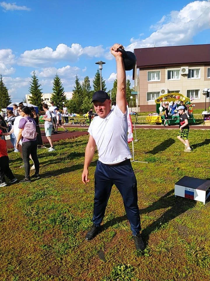 Во время празднования Дня защиты детей в Дрожжаном была организована мобильная площадка ГТО