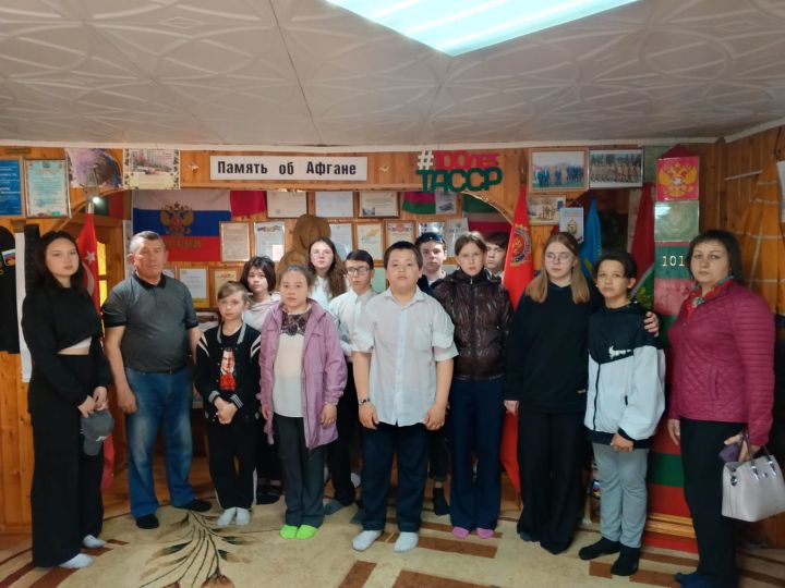 Воспитанники приюта «Тёплый дом» посетили музей Виктора Петухова в селе Старое Дрожжаное