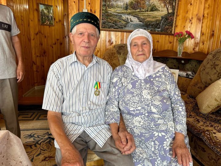 Иске Чүпрәле авылында яшәүче Равил Сафиулла улы Шәкүров юбилеен билгеләде