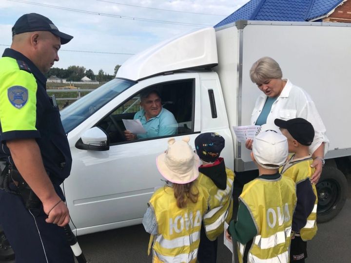 В Дрожжановском районе РТ прошла социальная акция «Письмо водителю»