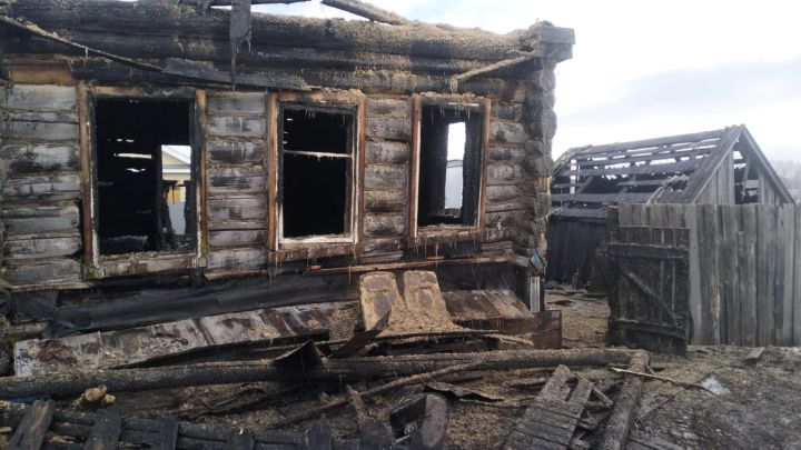 Погорельцам из села Новое Дрожжаное нужна помощь