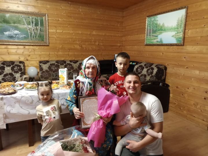 Чүпрәле районы Иске Кәкерле авылында яшәүче Рушания Алиеваның тормышы ил язмышы белән бәйләнггән
