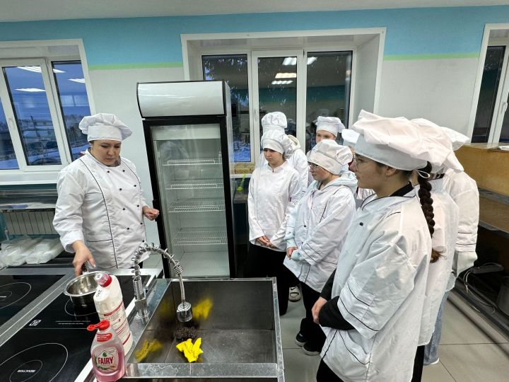 Дрожжановские школьники осваивают профессии оператора дронов и кондитера