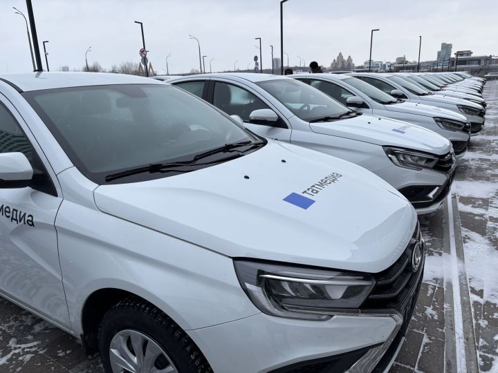 Ключи от новых Lada:  Среди получателей — Дрожжановский филиал редакции газеты «Туган як»