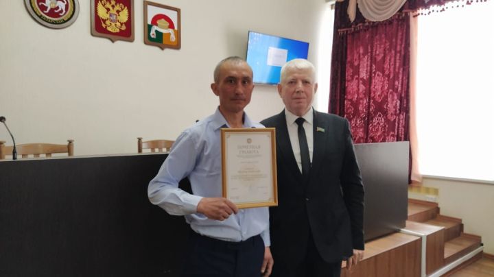 За многолетний труд и преданность делу: лучшие работники ЖКХ Дрожжановского района удостоены наград