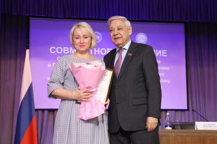 Надежда Мокшина Татарстан халыклары ассамблеясенең Рәхмәт хатына лаек булды