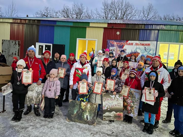 «Чекурская лыжня» в Старых Чукалах: состоялся спортивный праздник в честь Международного женского дня