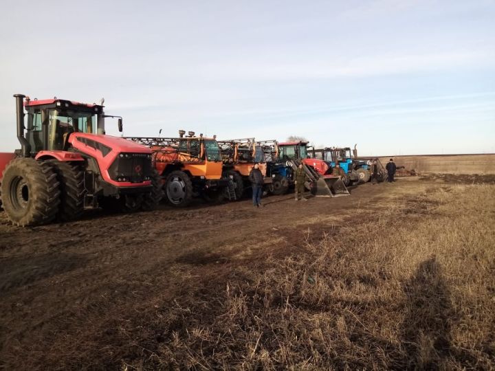 В двух хозяйствах Дрожжановского района прошел технический осмотр тракторов
