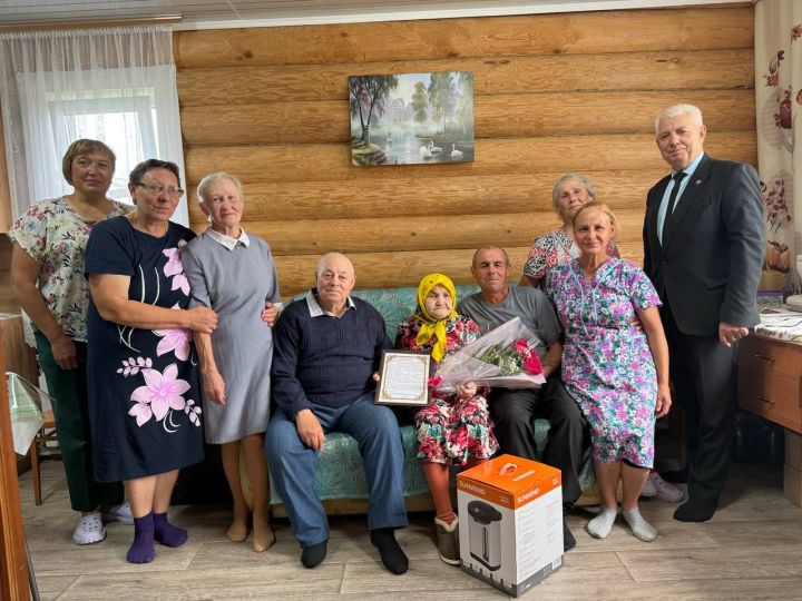 Жительница Старое Шаймурзино Дрожжановского района  начала работать на поле с 10 лет