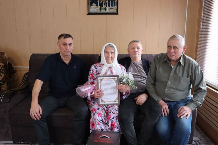 Актаныш кызы Чүпрәле якларын үз иткән