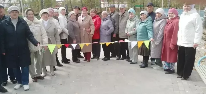 Праздник для старшего поколения прошёл в парке «Выпускников» Дрожжановского района
