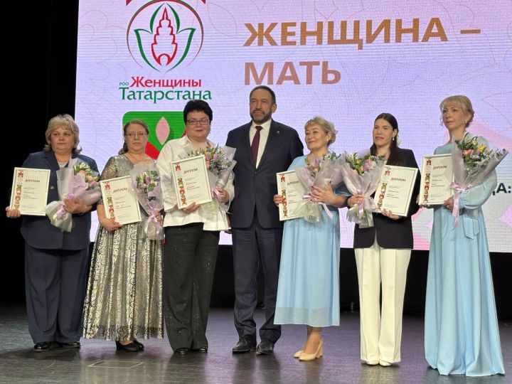 «Мать троих героев»: Вера Портнова из Дрожжановского района стала победителем конкурса «Женщина года»