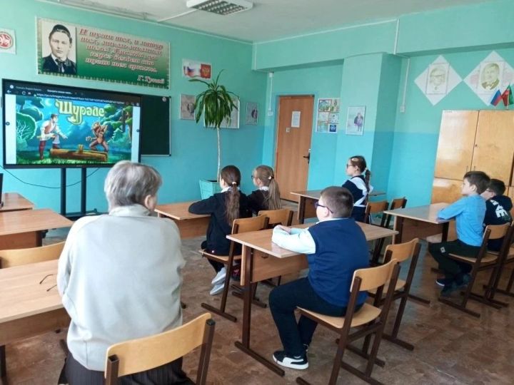 Школьникам Дрожжановского района показали мультфильмы по сказкам Тукая