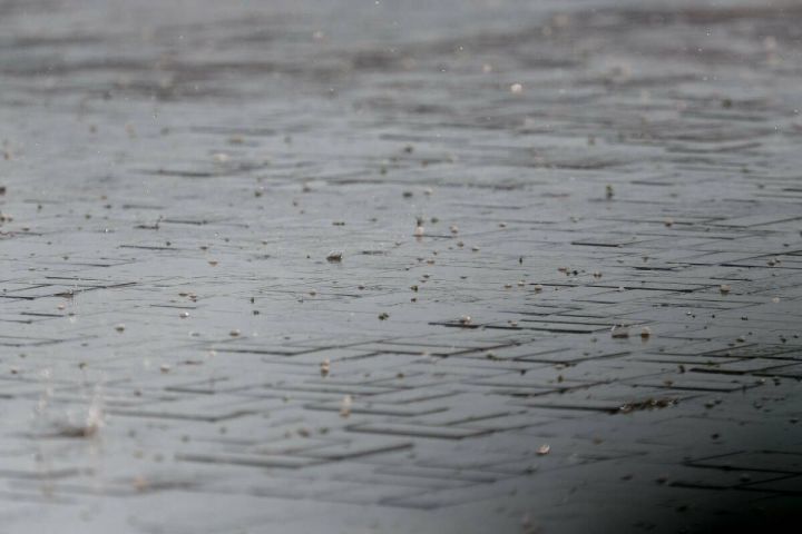 МЧС напомнило о мерах безопасности при граде и сильном ветре в Татарстане
