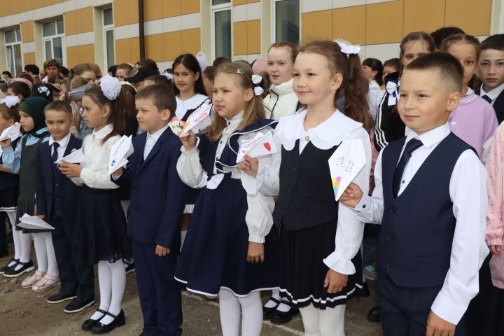 Дрожжановцы присоединились к акции «Помоги собраться в школу»