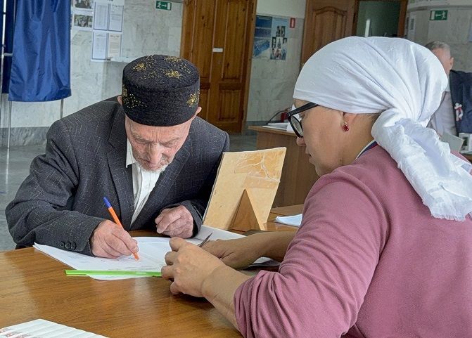 Чүпрәледә 99 яшьлек ветеран сайлау участогына тавыш бирергә килде