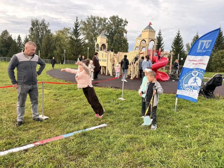 В рамках Фестиваля труда и доблести в Дрожжаном работала мобильная площадка ГТО