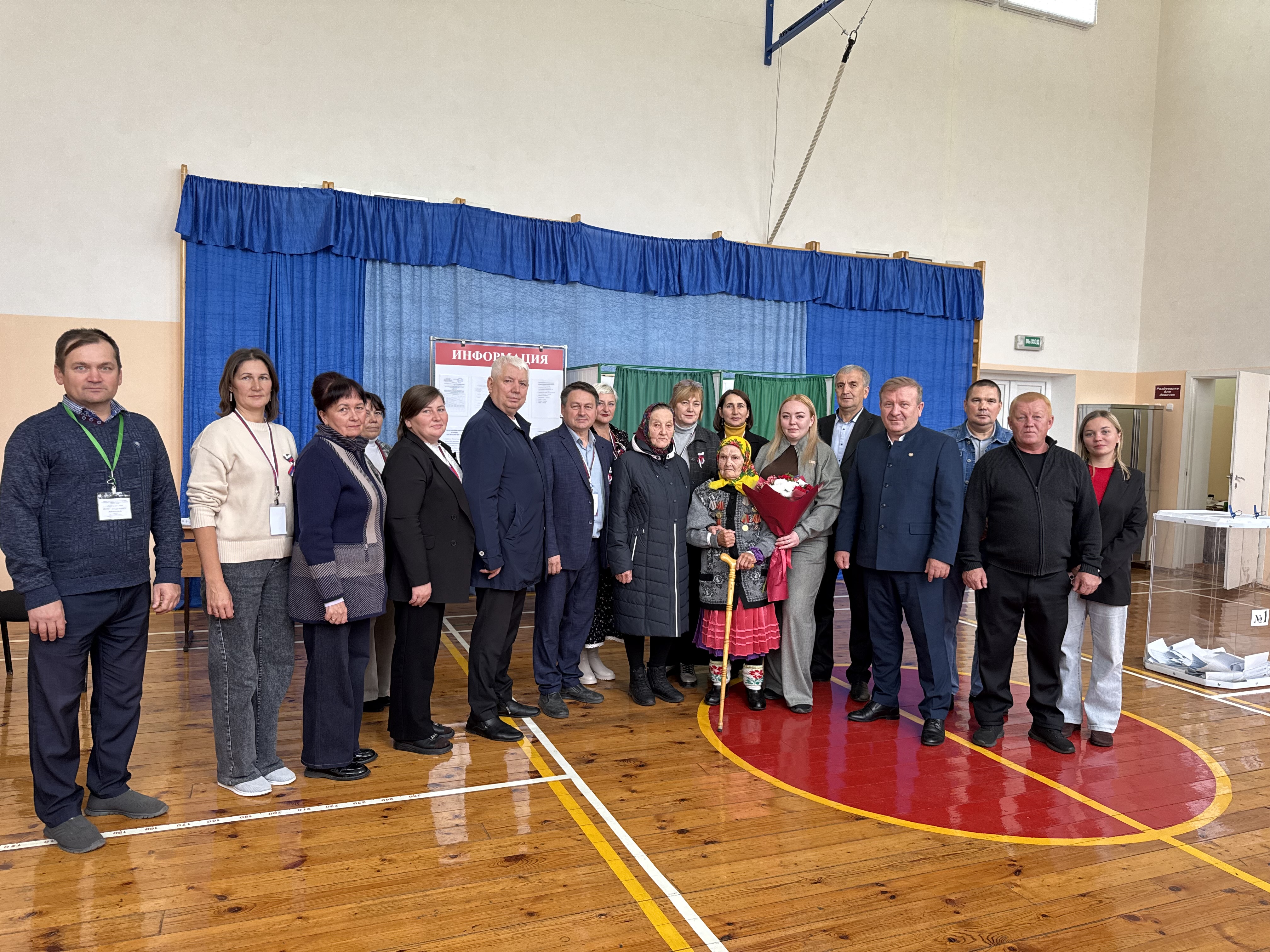 Валентина Алексеевна — уважаемая жительница села Новые Убеи. 